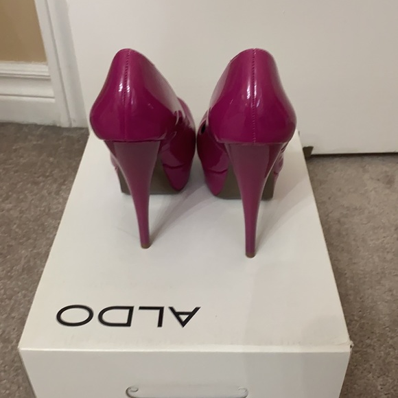 Aldo Lindall Magenta Heels (Size 5) - Picture 3 of 5